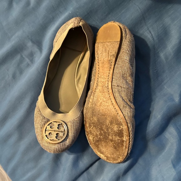 Tory Burch size 8 travel flats - Picture 3 of 3